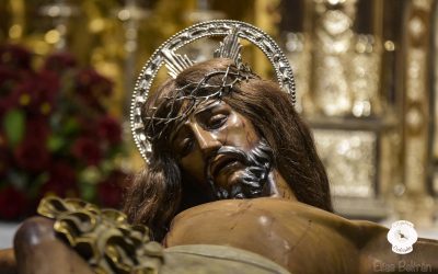 Traslado del Santo Crucifijo de San Agustín a la Catedral de Sevilla: Preparativos y Expectativa ante la Amenaza de Lluvia