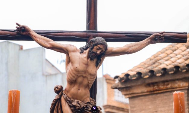 En Imágenes, La Salida Procesional del Santísimo Cristo del Perdón