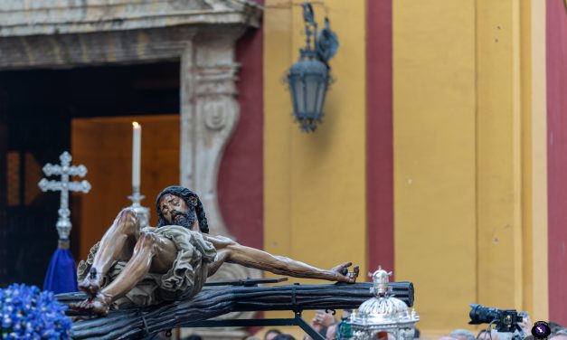 Procesión de Regreso de la Hermandad de Los Estudiantes a la Capilla Universitaria