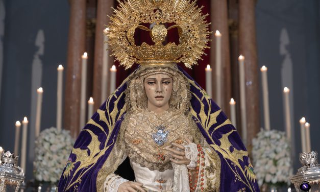 Galería de imágenes: Besamanos a la Virgen del Amparo de la Hermandad de la Misión