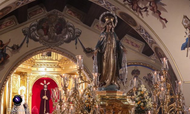 En imágenes, salida procesional de la Inmaculada Milagrosa de Santa Genoveva