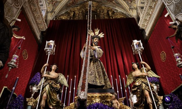 En imágenes, Solemne Besapiés a Nuestro Padre Jesús Nazareno