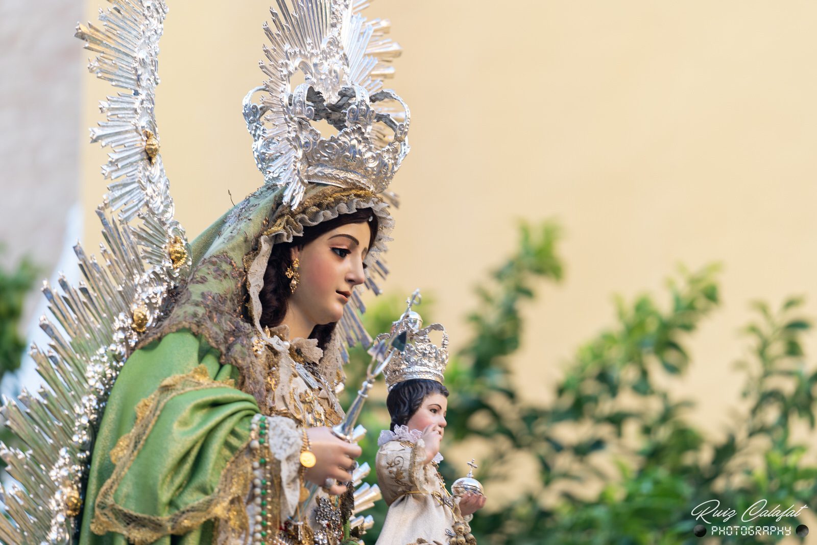 En imágenes, la Hermandad de la Lanzada lleno de Esperanza las calles de su feligresía