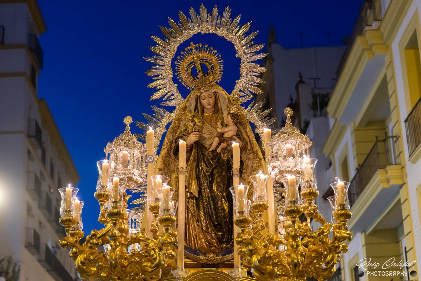 En imágenes, salida procesional de Nuestra Señora del Amparo.