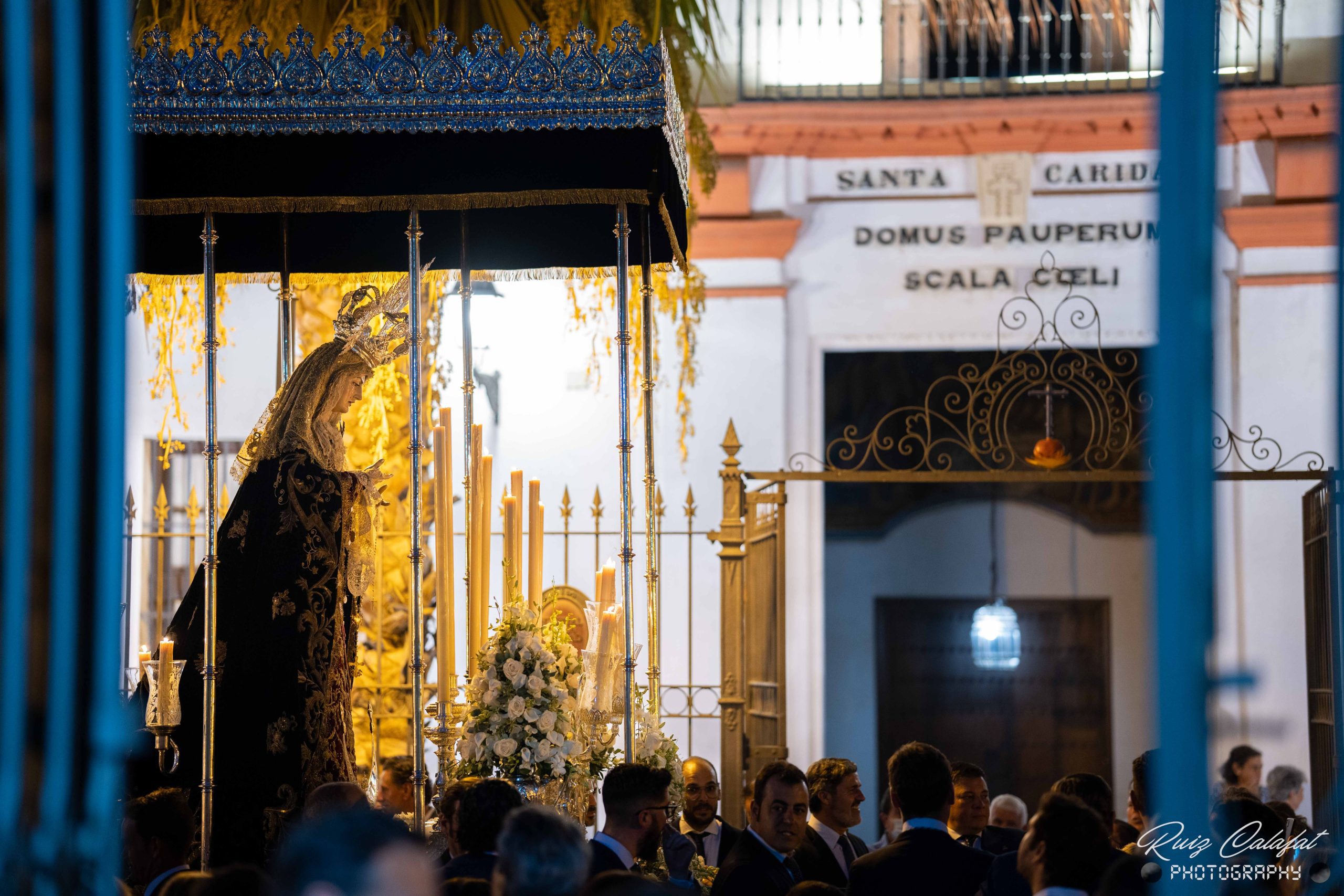 En imágenes, Rosario con la Virgen del Mayor Dolor de la Hermandad de las Aguas