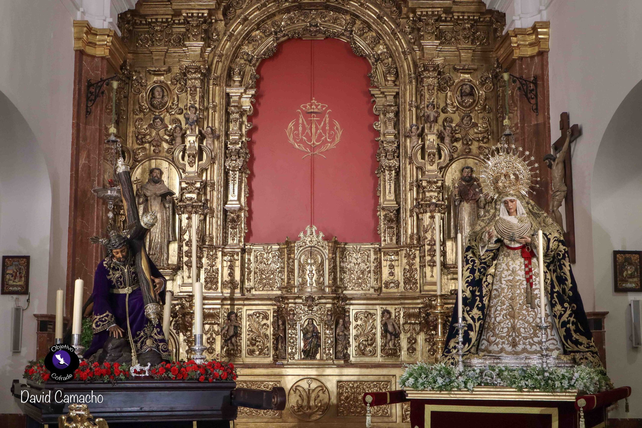 El Santísimo Cristo de las Tres Caídas y Nuestra Señora de la Esperanza, se encuentran en sus andas para el traslado a la Real Parroquia de Señora Santa Ana