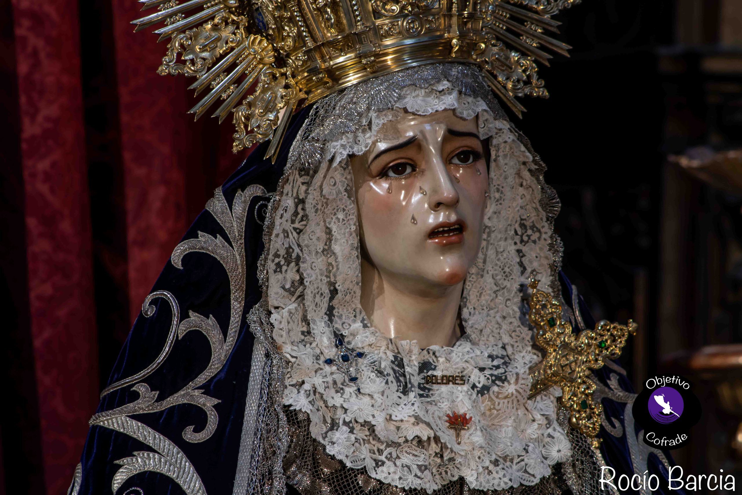 En imágenes, el besamanos de Nuestra Señora de los Dolores de la Hermandad de Santa Cruz