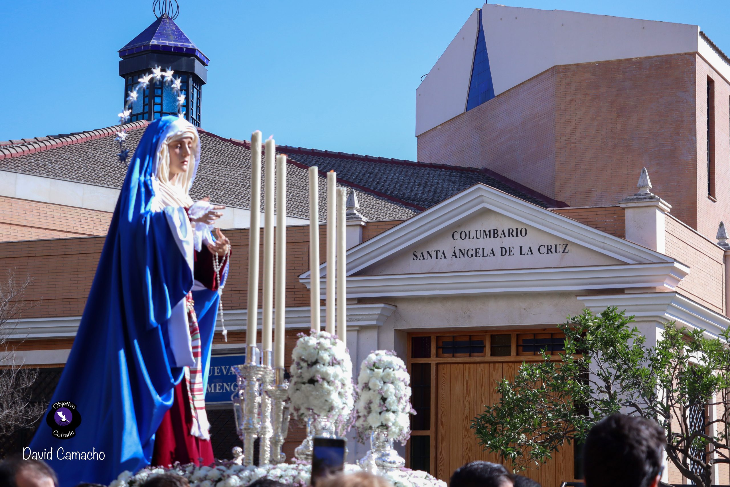 En imágenes, Rosario de la Virgen de los Angeles por las calles de Sevilla Este