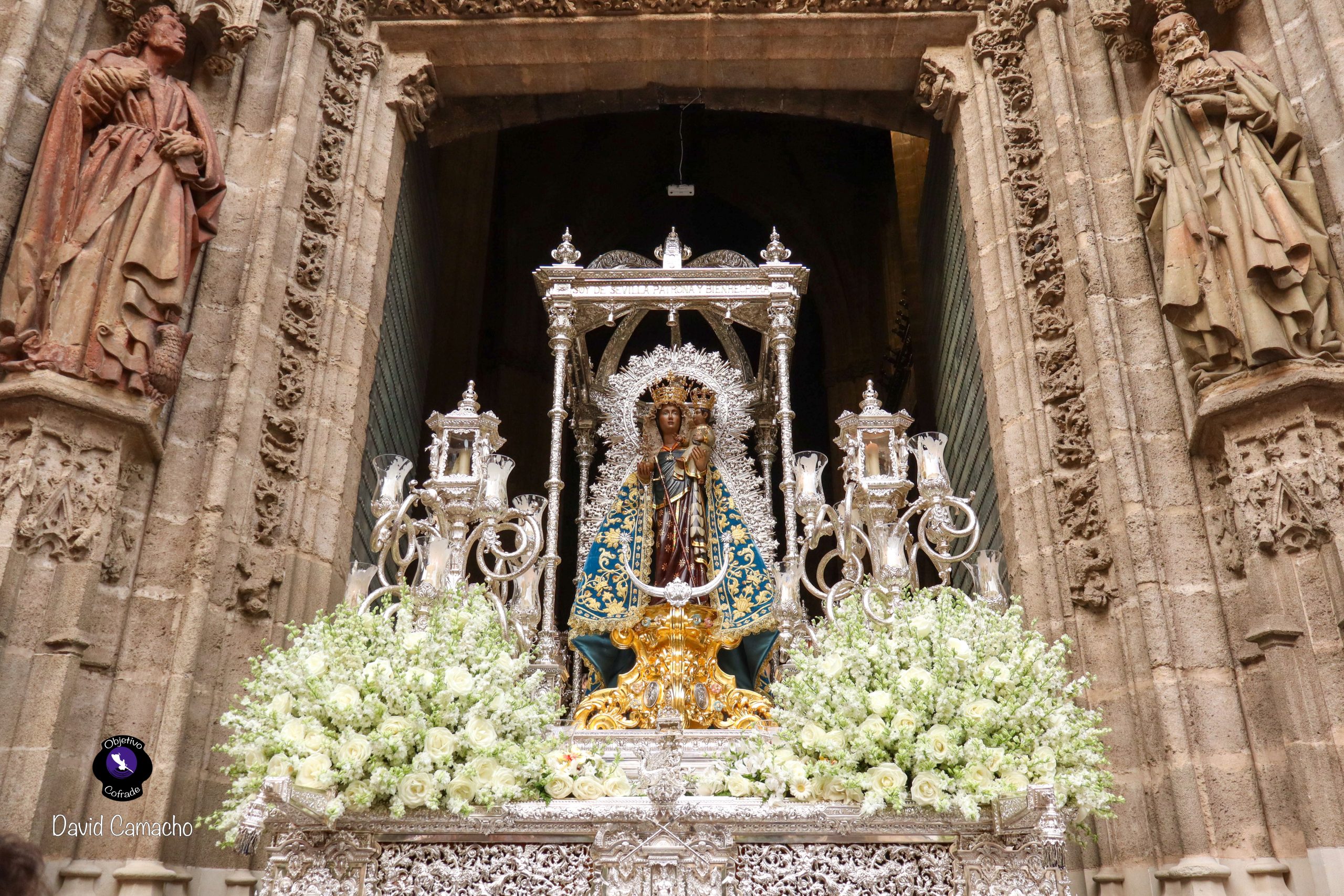 En imágenes, Procesión Extraordinaria hacia el Ayuntamiento de Sevilla de la Hiniesta Gloriosa