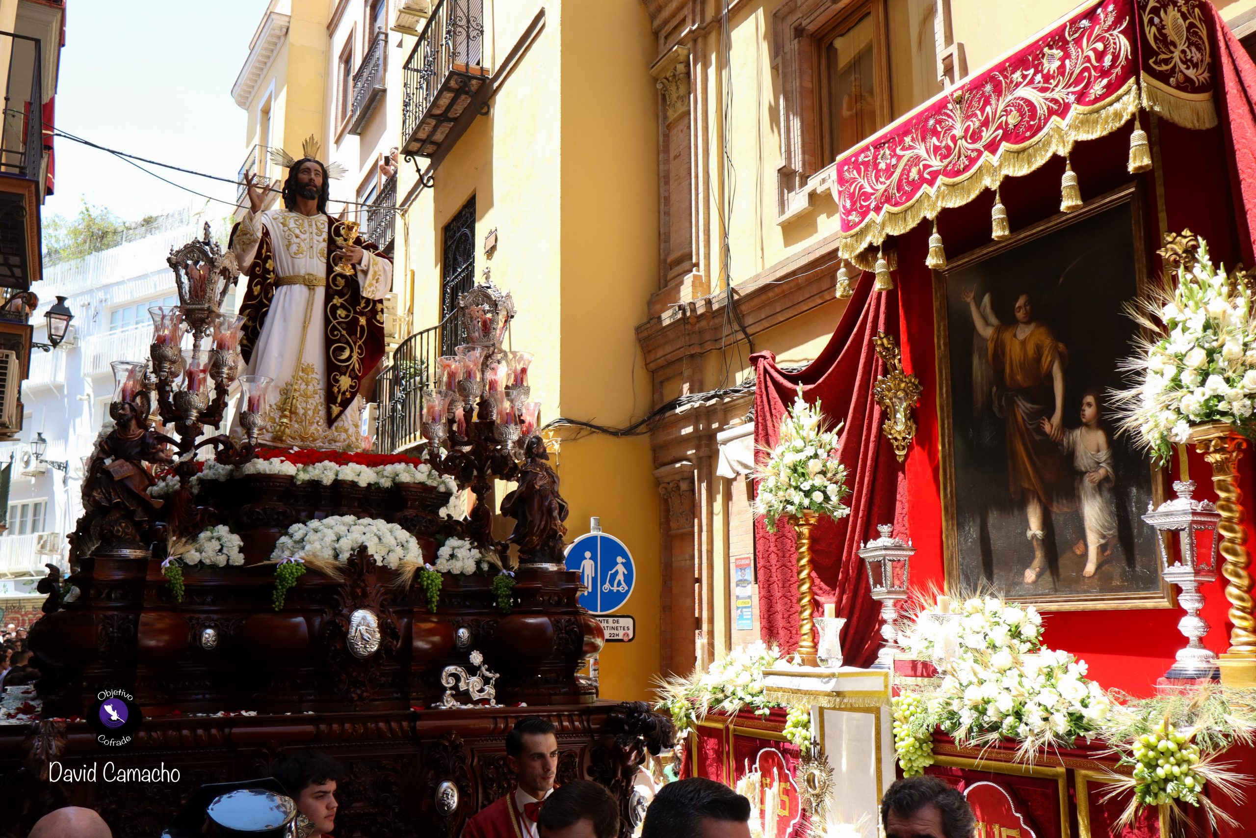 En imágenes, el Señor de la Sagrada Cena preside el Corpus Christi de Sevilla