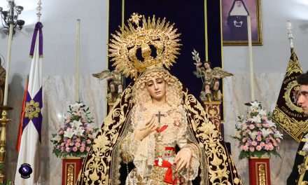 En imágenes, besamanos a la Virgen de la Victoria de la Hermandad de las Cigarreras
