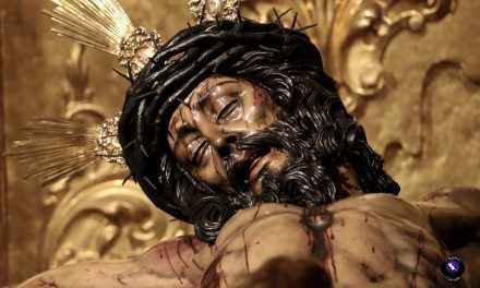 Besapié al Cristo de la Sangre en San Benito