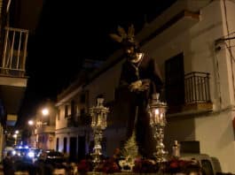 El Vía Crucis del Señor de la Salud y Clemencia recorre el corazón del barrio de Padre Pío