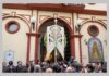 El Simpecado regresó en procesión solemne a la capilla de la calle Evangelista