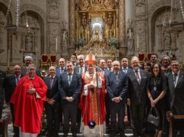 La nueva Junta Superior del Consejo de Hermandades y Cofradías de Sevilla toma posesión en la Catedral