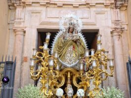 En imágenes, Madre de Dios del Rosario recorre Triana en su tradicional procesión