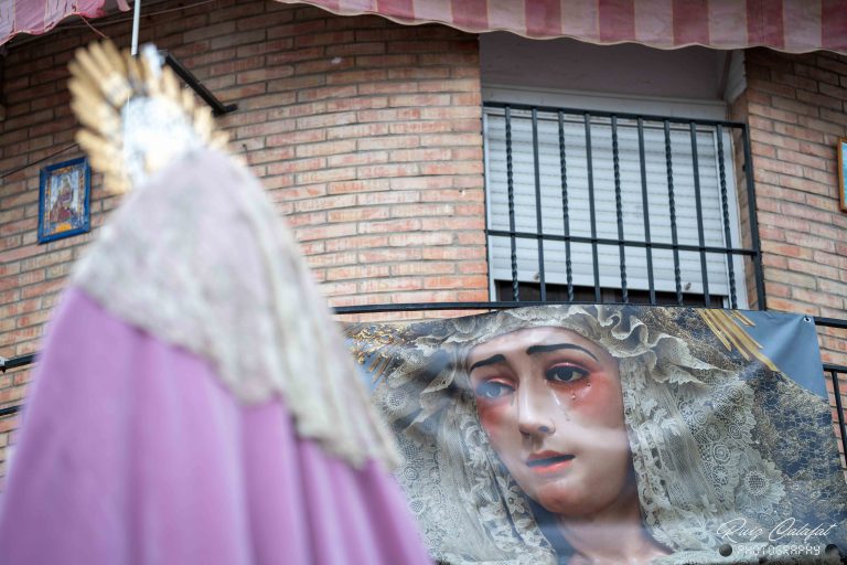 Lee más sobre el artículo En imágenes, Rosario Vespertino de la Virgen del Dulce Nombre de la Hermandad de Bellavista